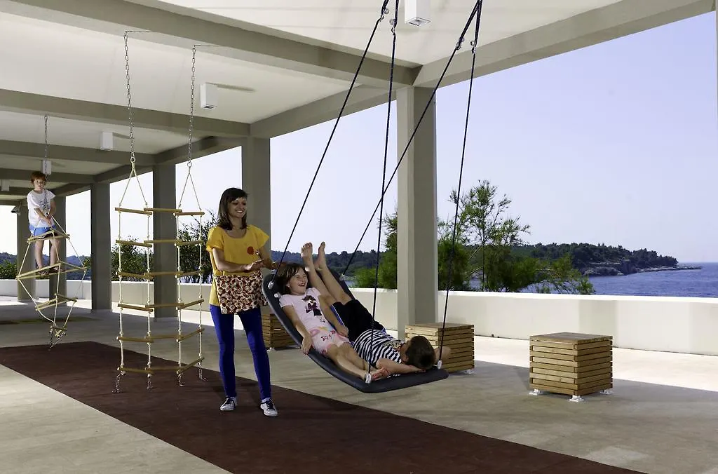 Verudela Villas Pula 3*,